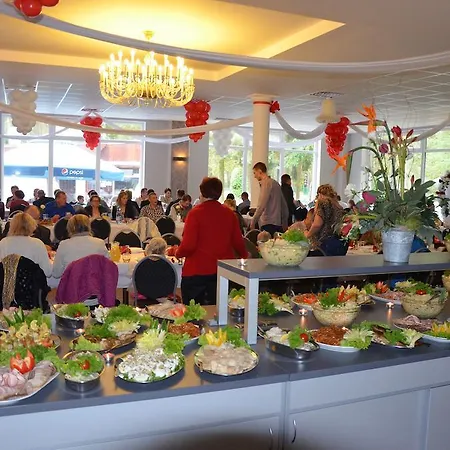 База отдыха Komandor Osrodek Wczasowy Погожелица