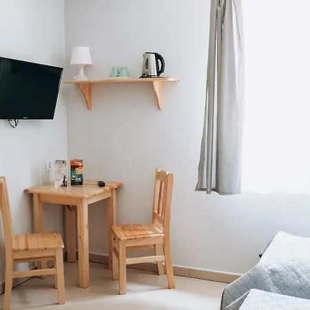 ホリデーパーク Komandor Osrodek Wczasowy ポゴジェリツァ